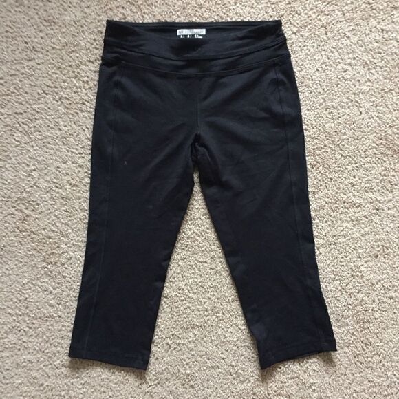 Forever 21 Pants - Forever 21 Cropped Black Leggings